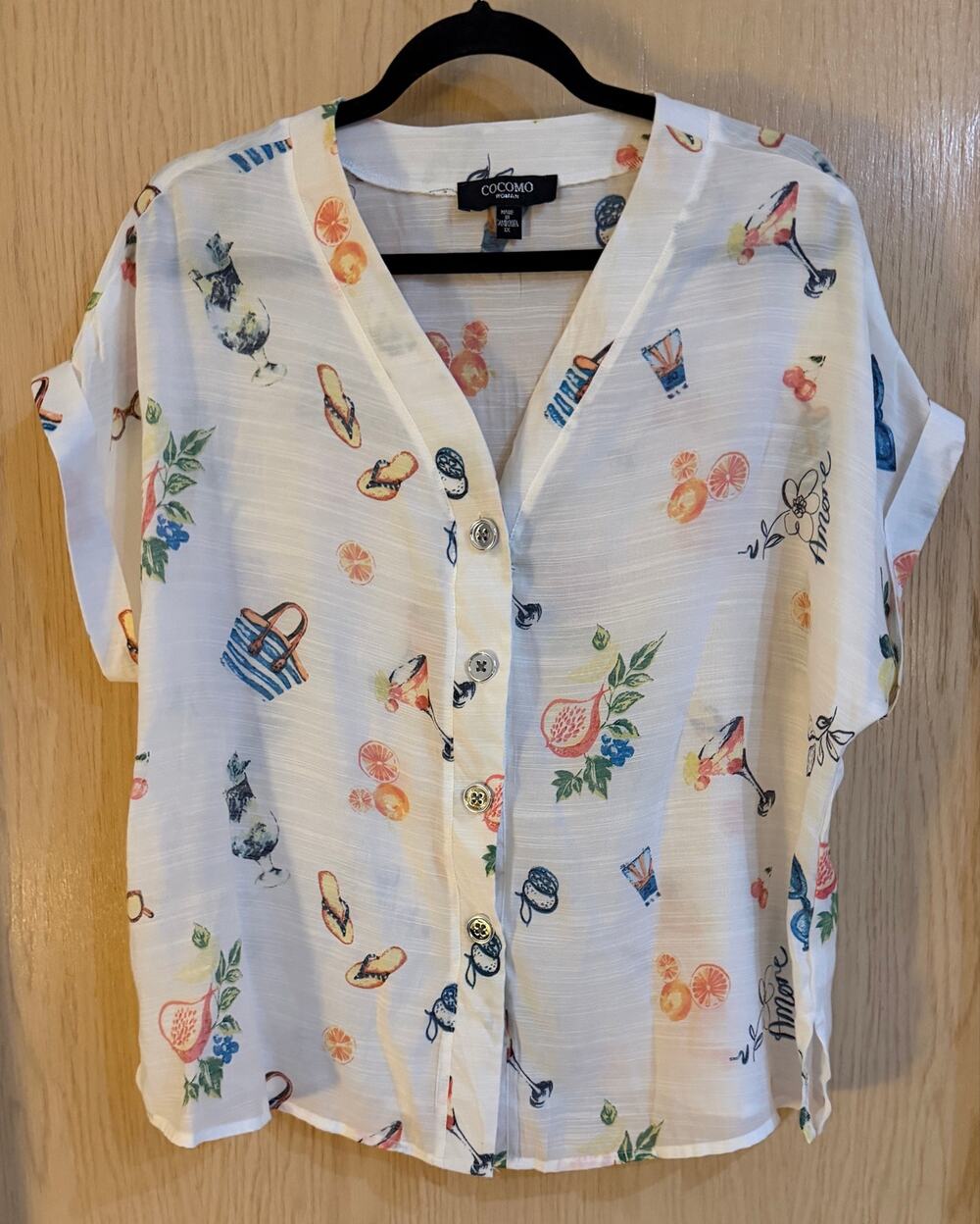 Cocomo Woman 1X Resort Vacation Novelty Print Button Front Blouse